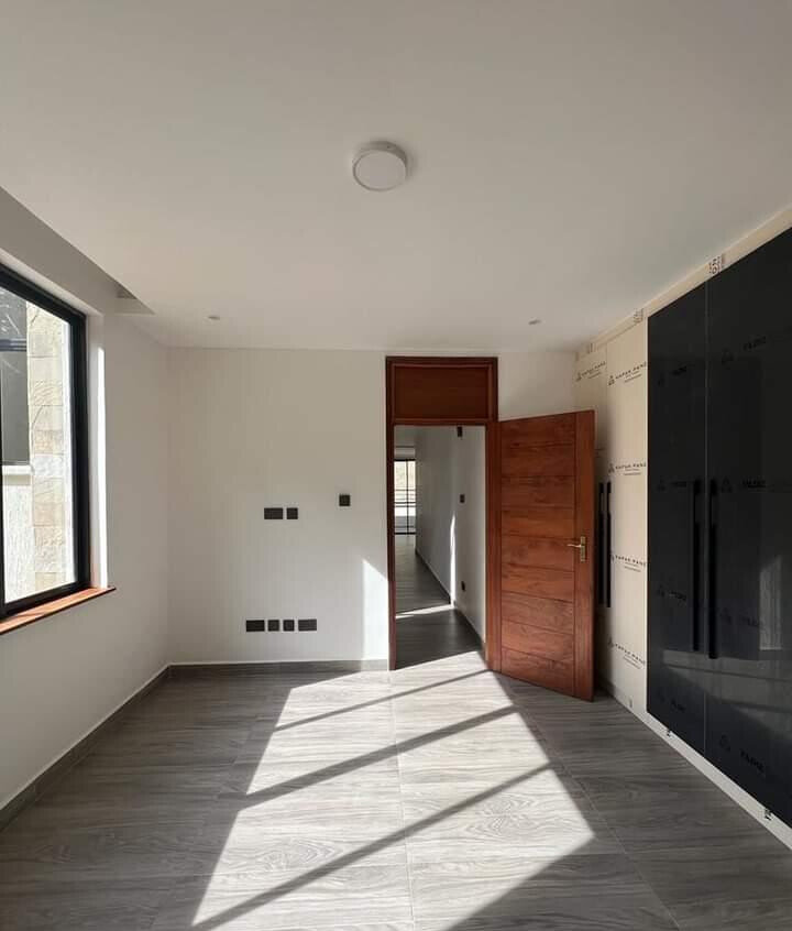 Pet-Friendly 5-Ensuite Townhouse with DSQ - Lavington Gated