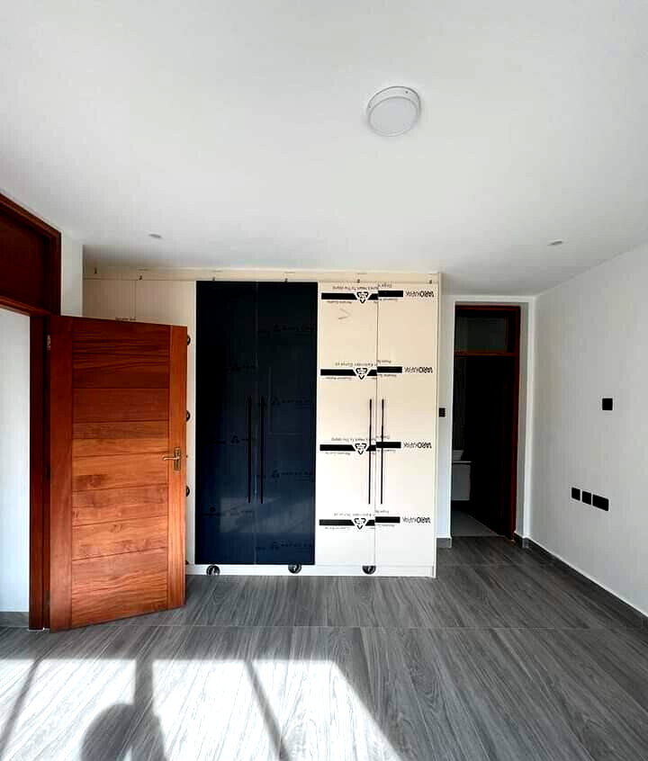 Pet-Friendly 5-Ensuite Townhouse with DSQ - Lavington Gated