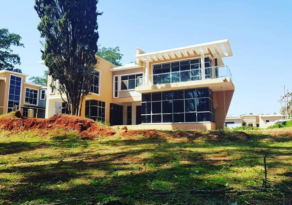 Ultra-Luxurious 5-Ensuite Villa with Study & Smart Tech – Karen