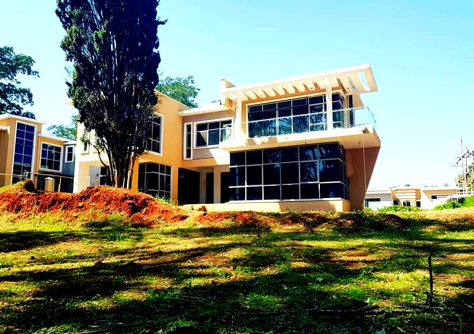 Ultra-Luxurious 5-Ensuite Villa with Study & Smart Tech – Karen