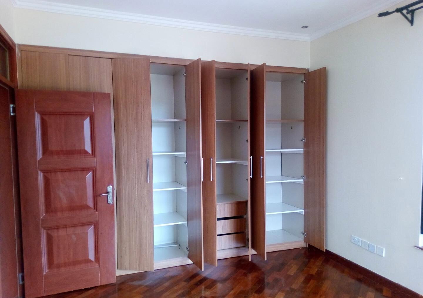 4BR Townhouse with Jacuzzi & Fireplace - Ridgeways