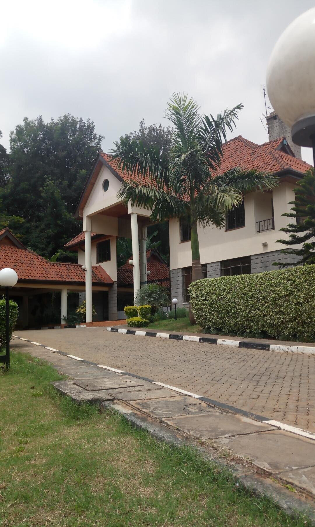 4-Ensuite Townhouse with Attic Jacuzzi & DSQ - Lavington