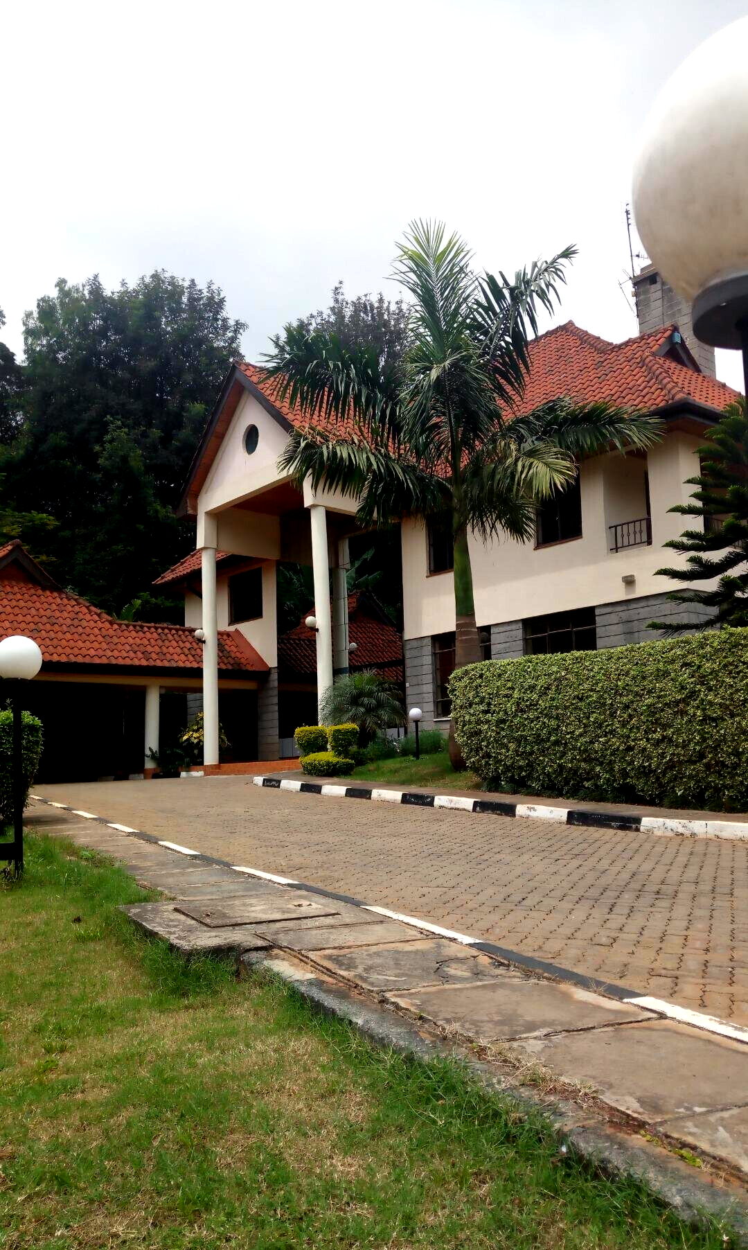 4-Ensuite Townhouse with Attic Jacuzzi & DSQ - Lavington