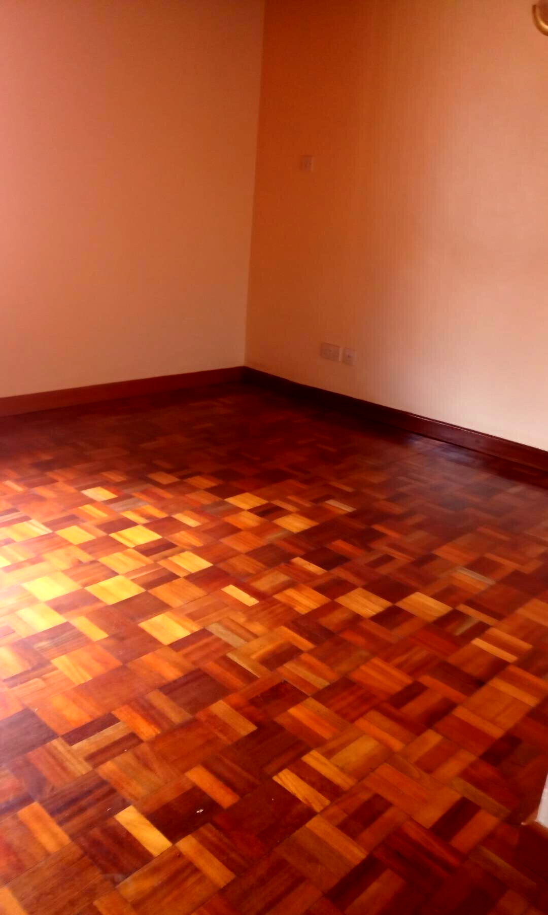 4-Ensuite Townhouse with Attic Jacuzzi & DSQ - Lavington