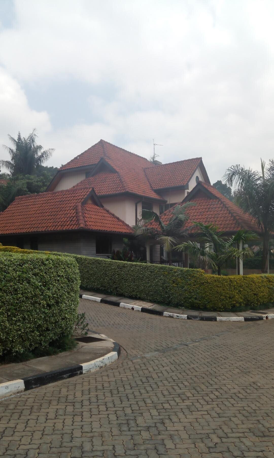 4-Ensuite Townhouse with Attic Jacuzzi & DSQ - Lavington