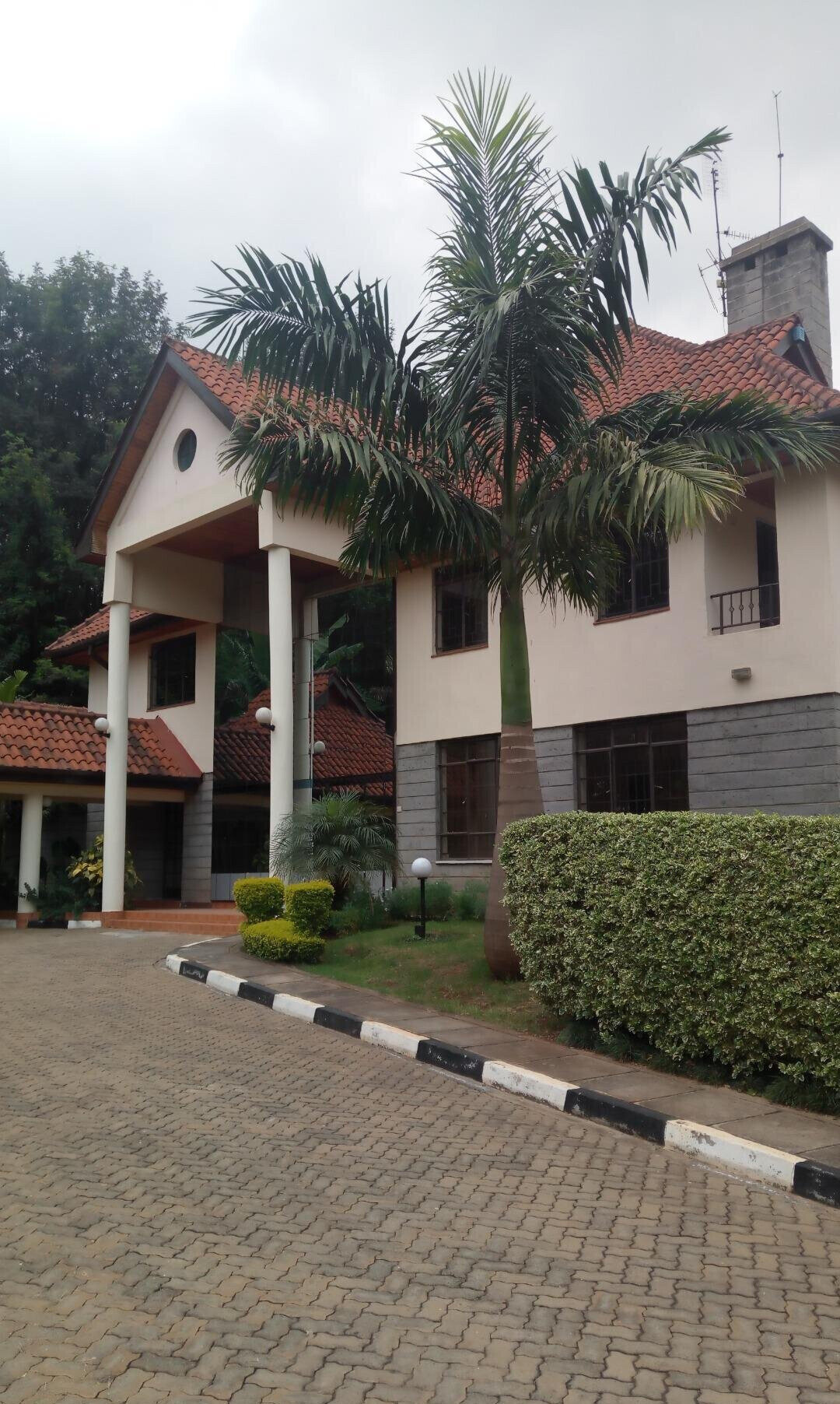 4-Ensuite Townhouse with Attic Jacuzzi & DSQ - Lavington
