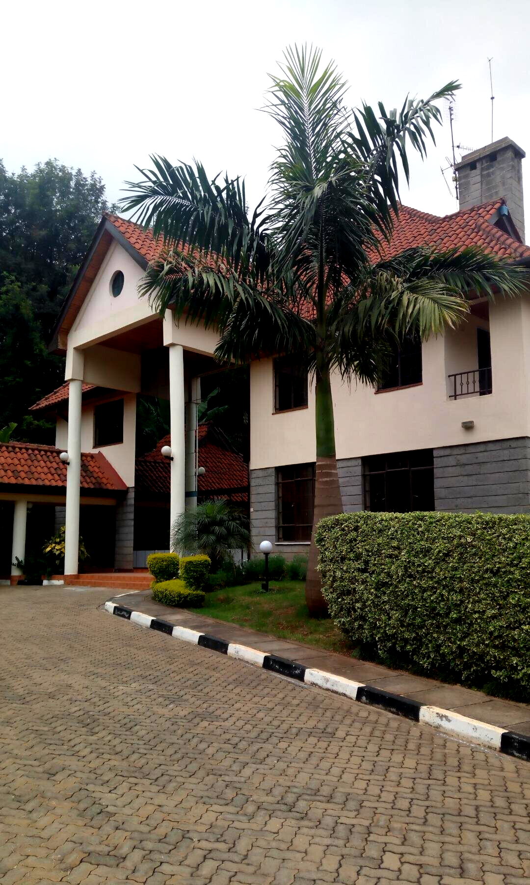4-Ensuite Townhouse with Attic Jacuzzi & DSQ - Lavington