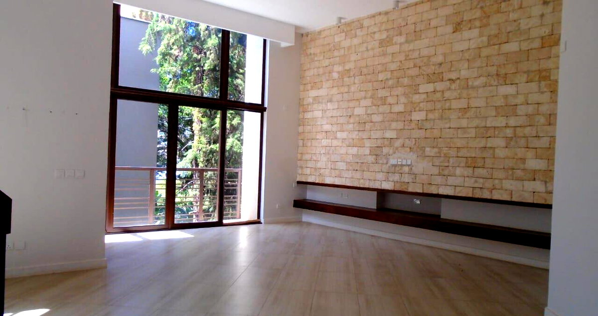 Elegant 4-Ensuite Villa with Solar & Backup Power - Lavington