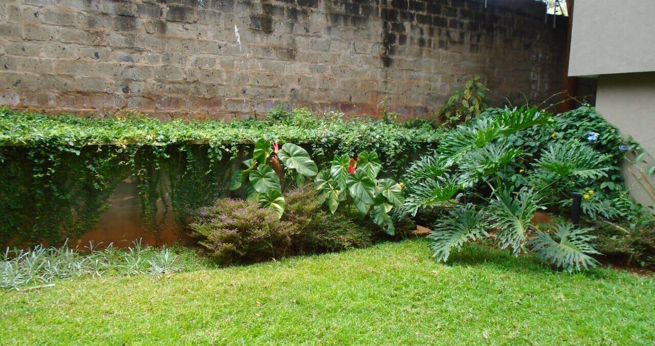 Elegant 4-Ensuite Villa with Solar & Backup Power - Lavington