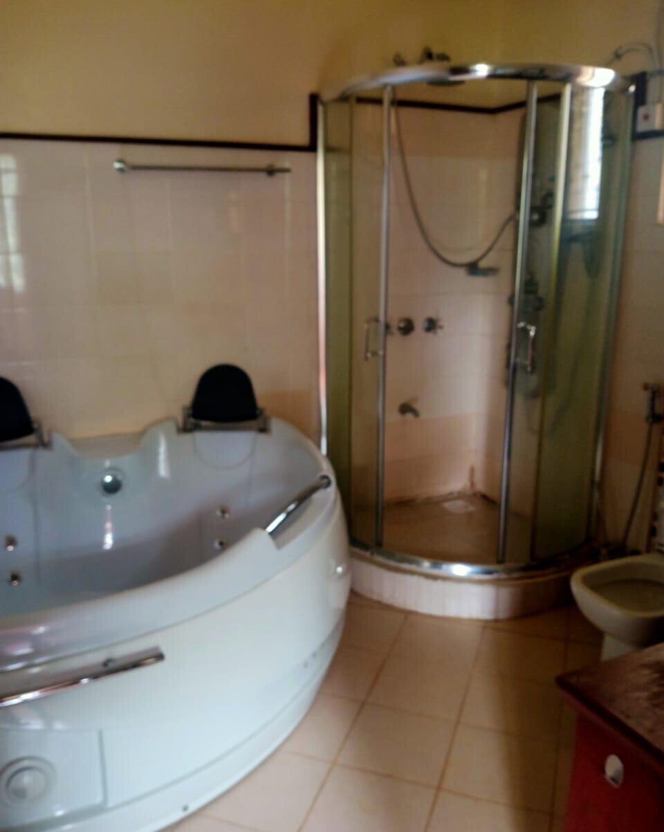 Half Acre 4BR Haven at KSh 350K