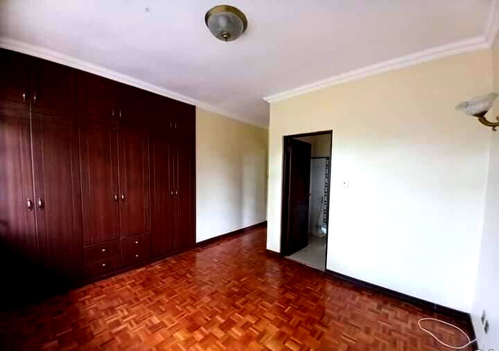 Half Acre 4BR Haven at KSh 350K