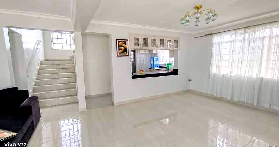 4BR Townhouse with Private Garden & Open-Plan Living - Kitengela