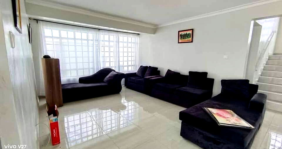 4BR Townhouse with Private Garden & Open-Plan Living - Kitengela
