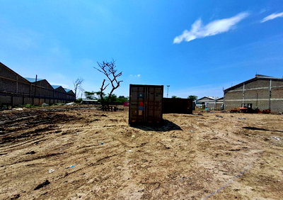 6-Acre Industrial Plot with Parking - Ruaraka
