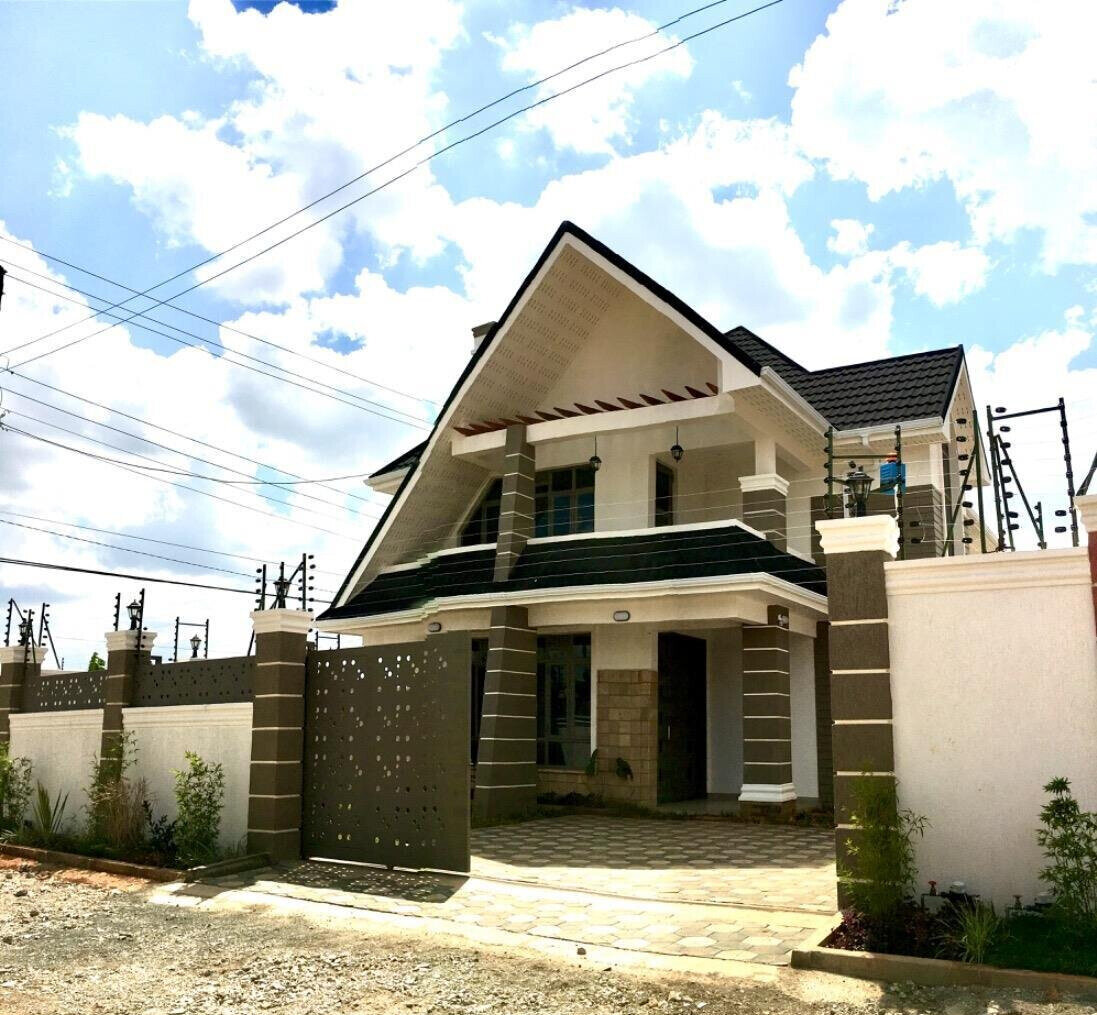 4BR All-Ensuite Villa with Attic Family Room & DSQ - Membley