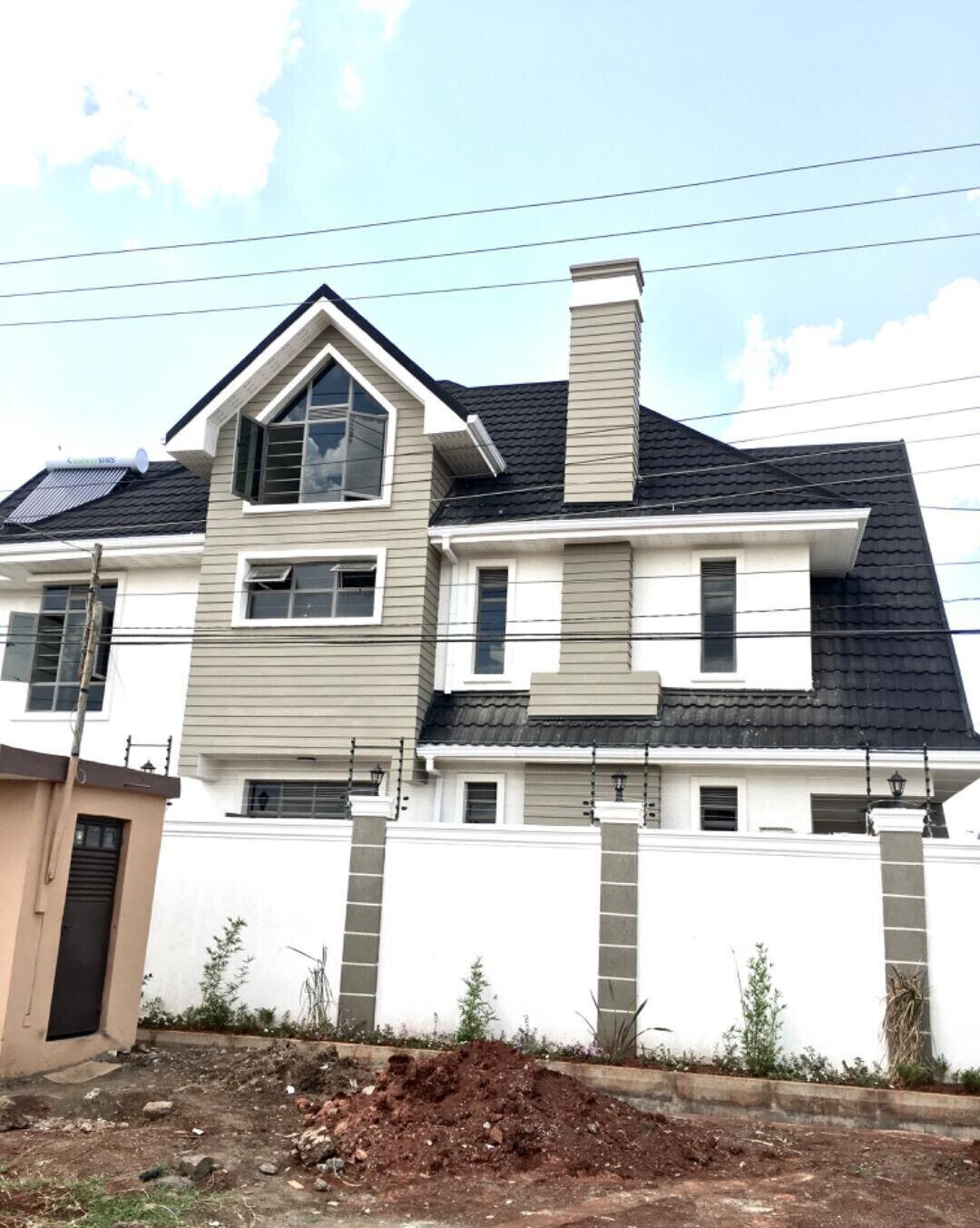 4BR All-Ensuite Villa with Attic Family Room & DSQ - Membley