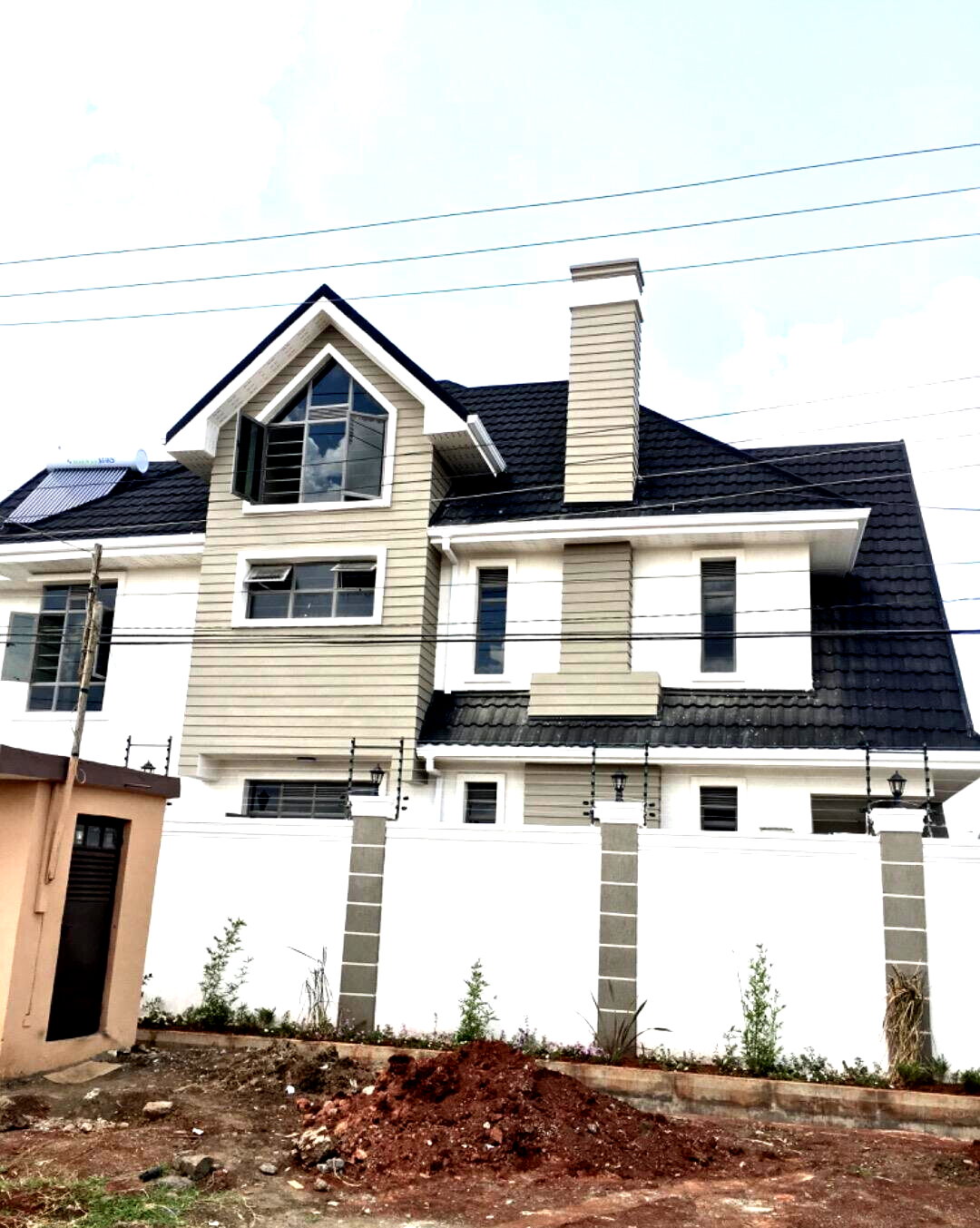 4BR All-Ensuite Villa with Attic Family Room & DSQ - Membley