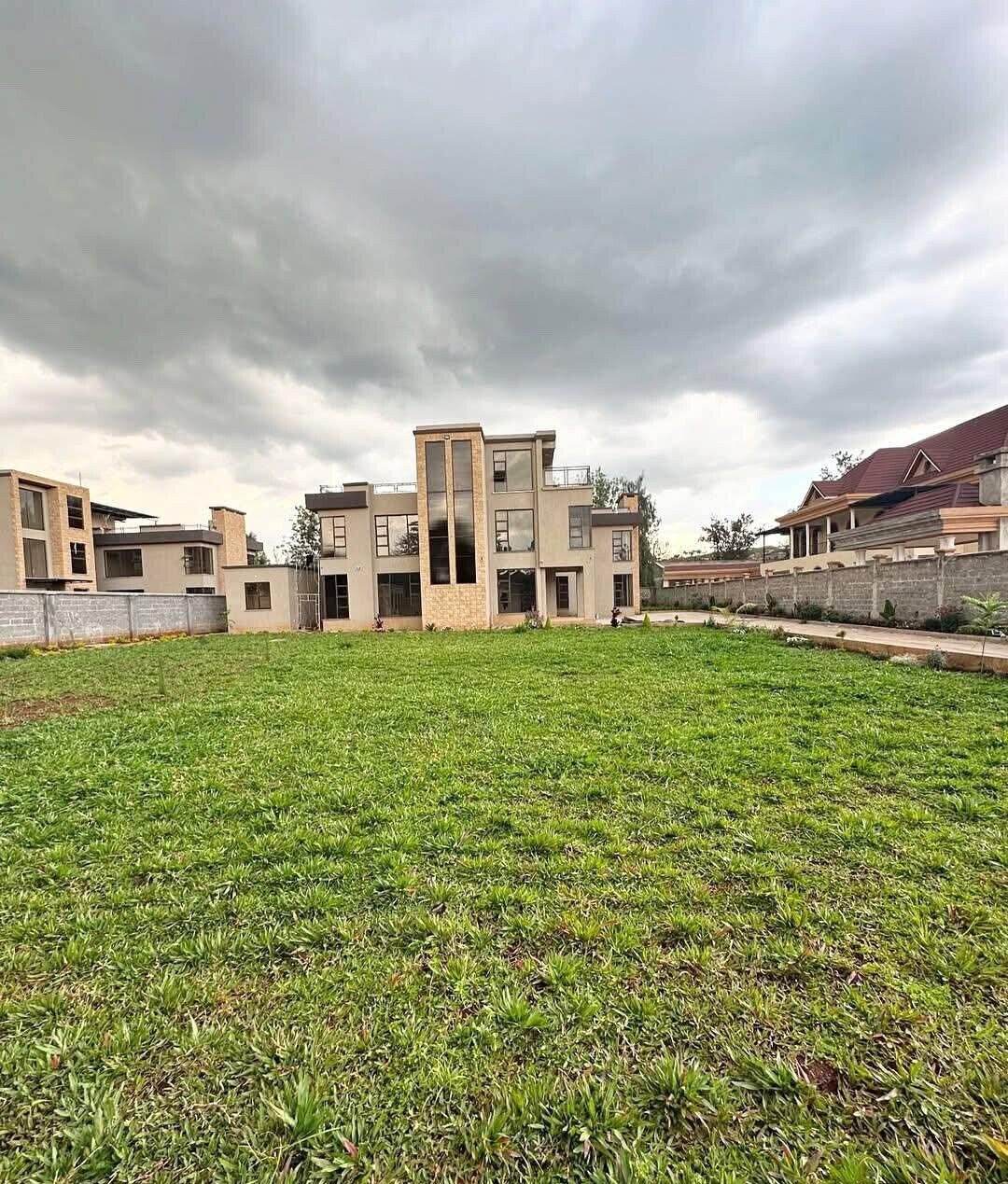 New 5-Ensuite Townhouse on Half-Acre with DSQ – Karen Gated Community