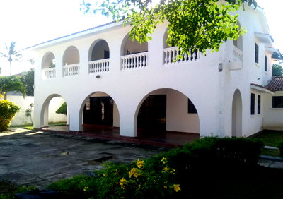 Olympic Pool 5BR Maisonette