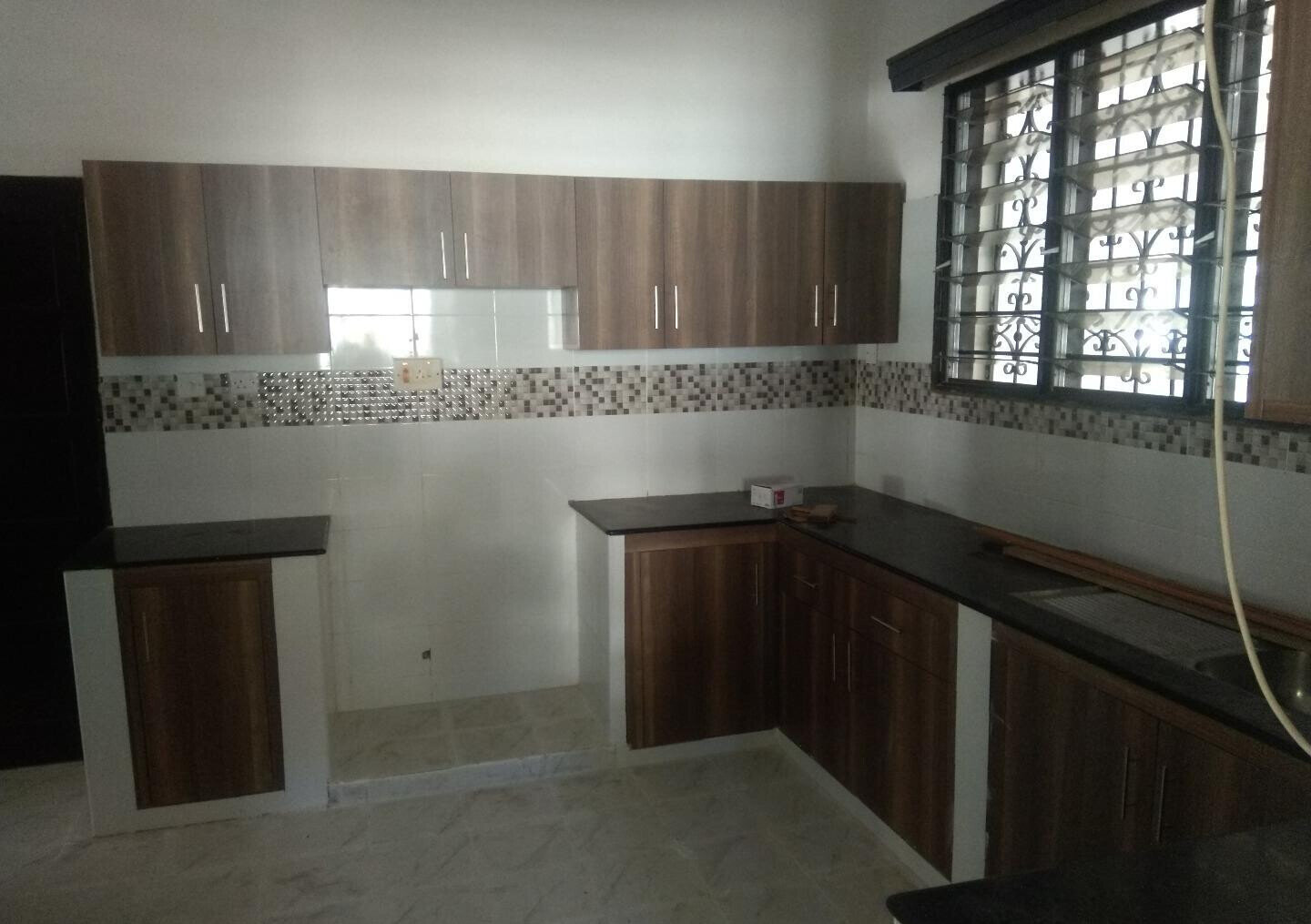 Olympic Pool 5BR Maisonette