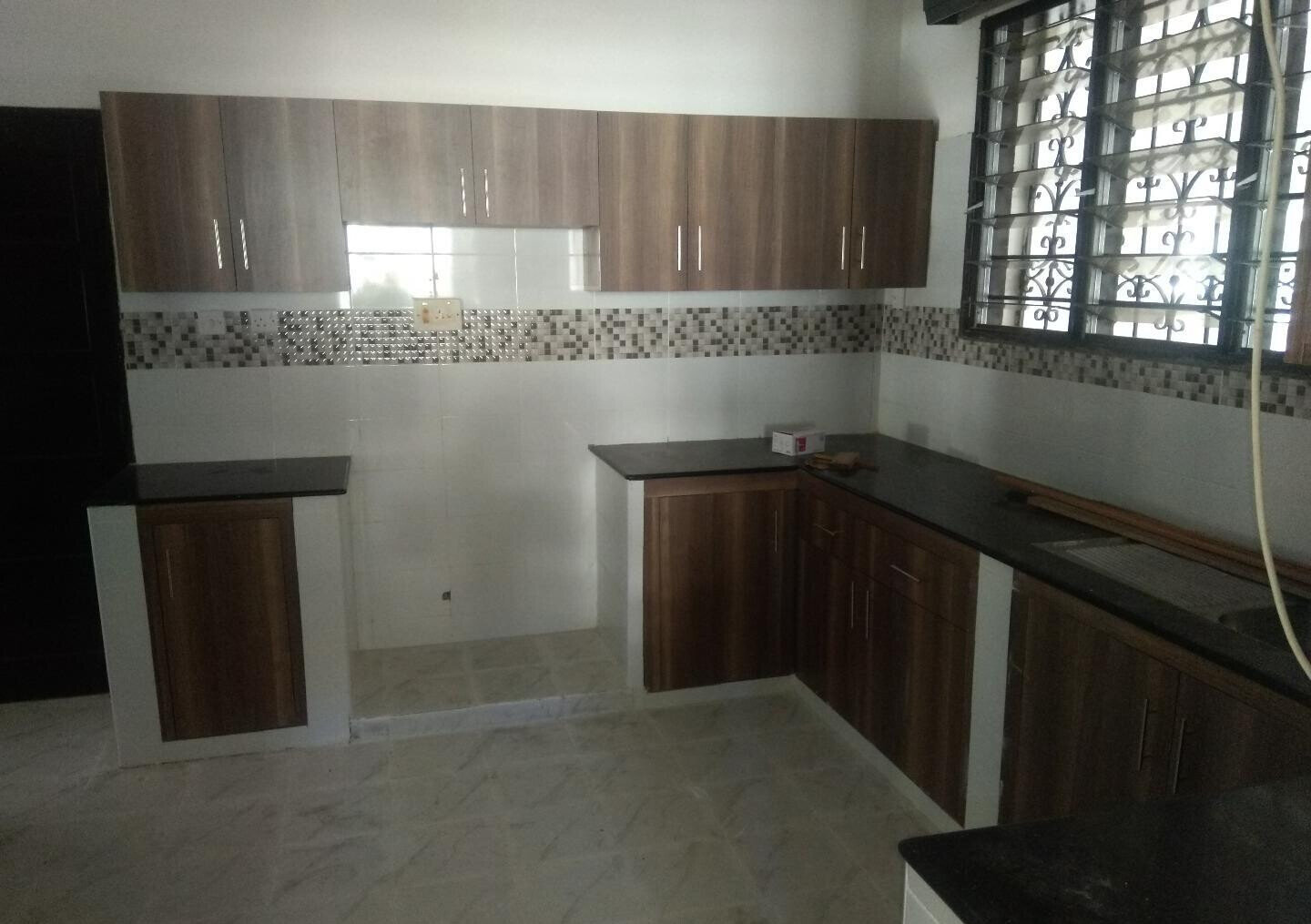 Olympic Pool 5BR Maisonette