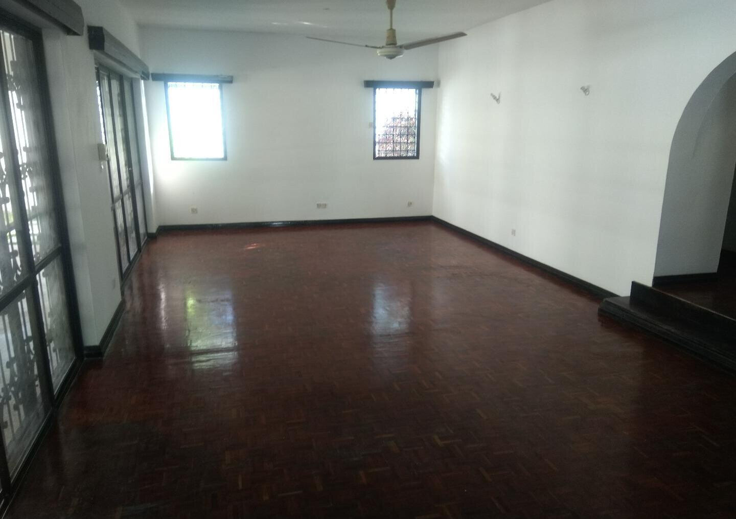 Olympic Pool 5BR Maisonette