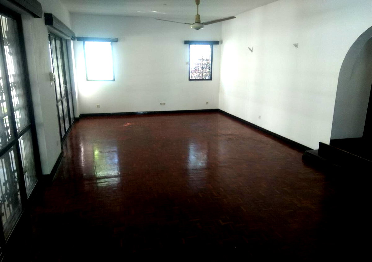 Olympic Pool 5BR Maisonette