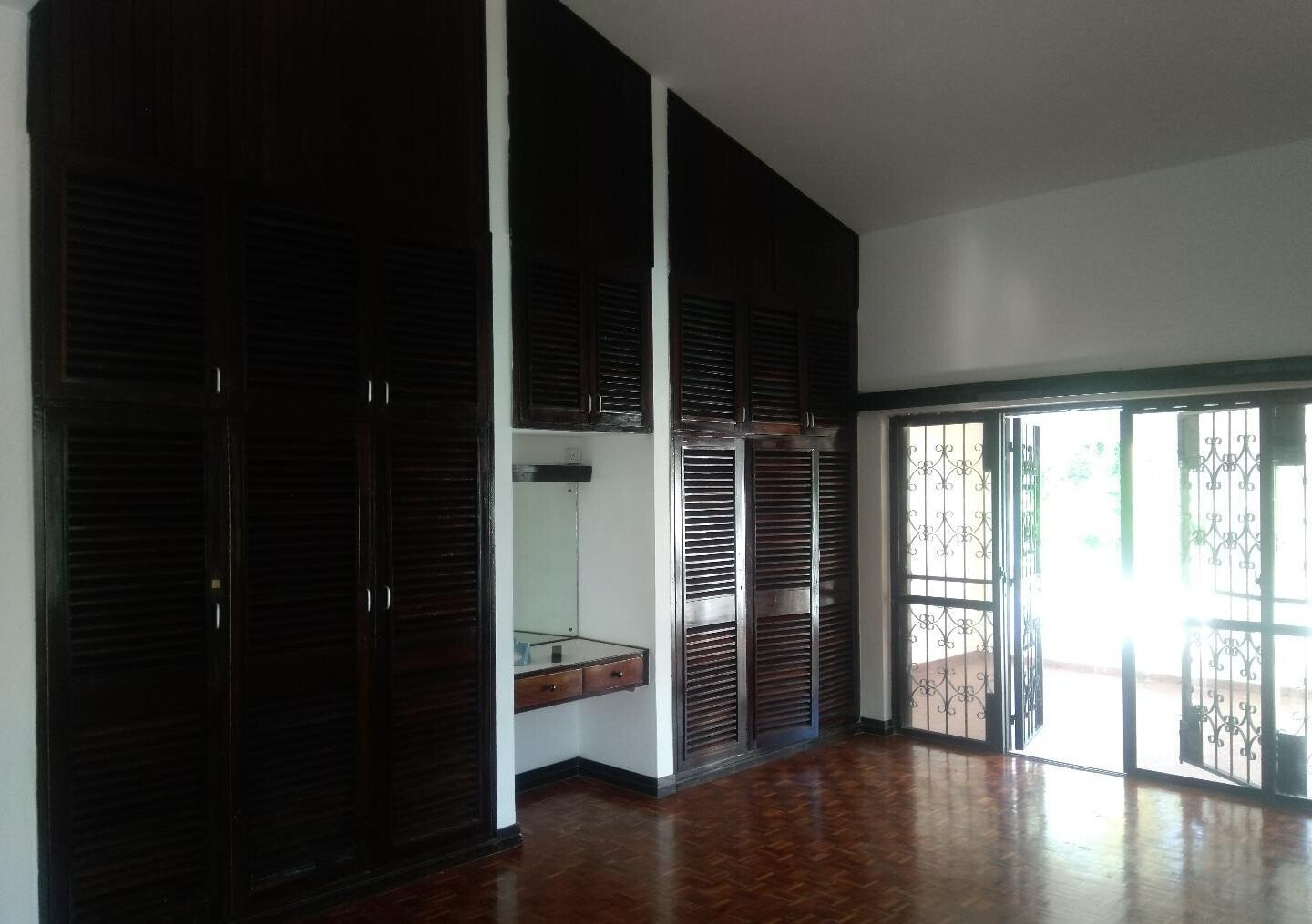 Olympic Pool 5BR Maisonette