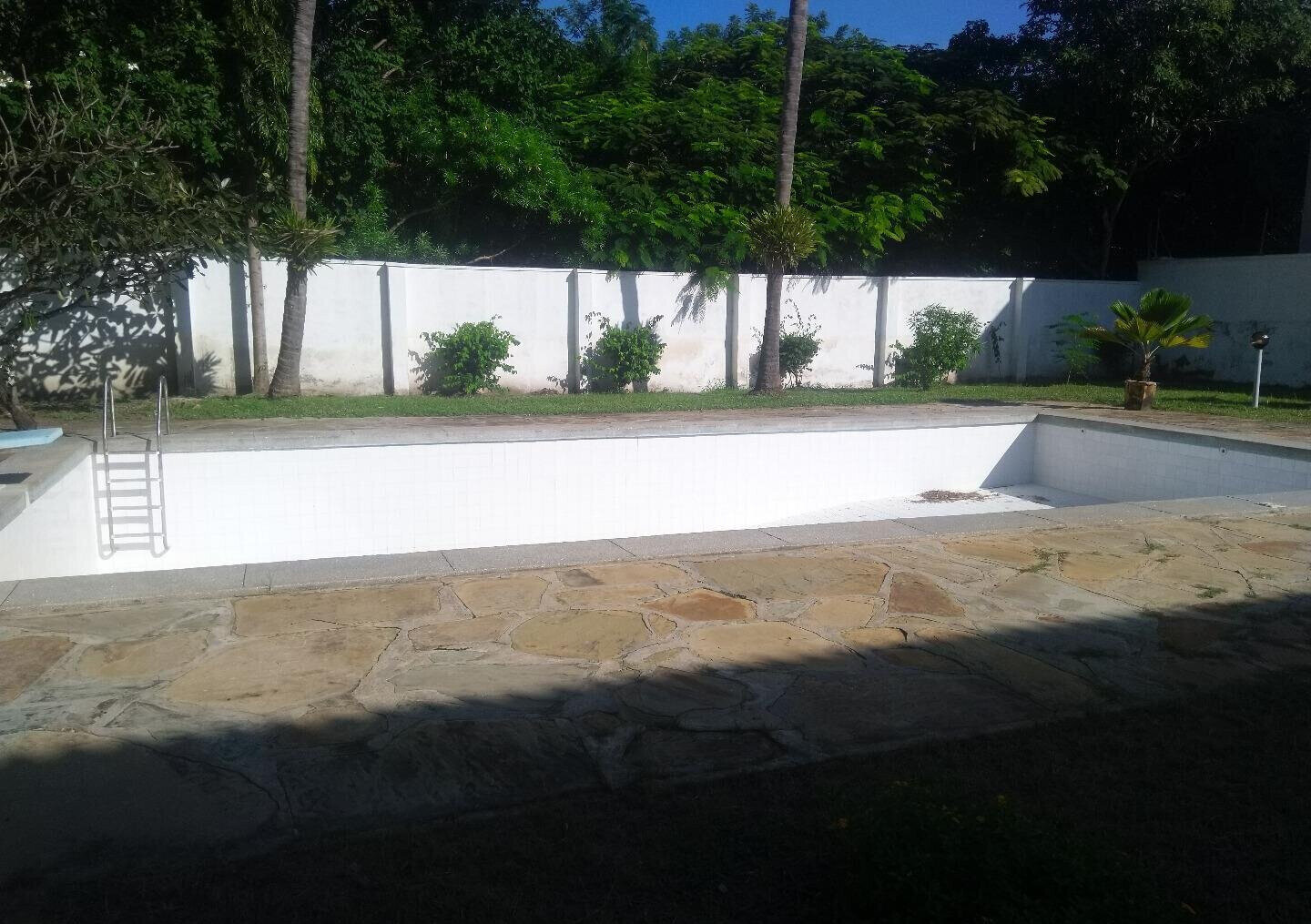 Olympic Pool 5BR Maisonette