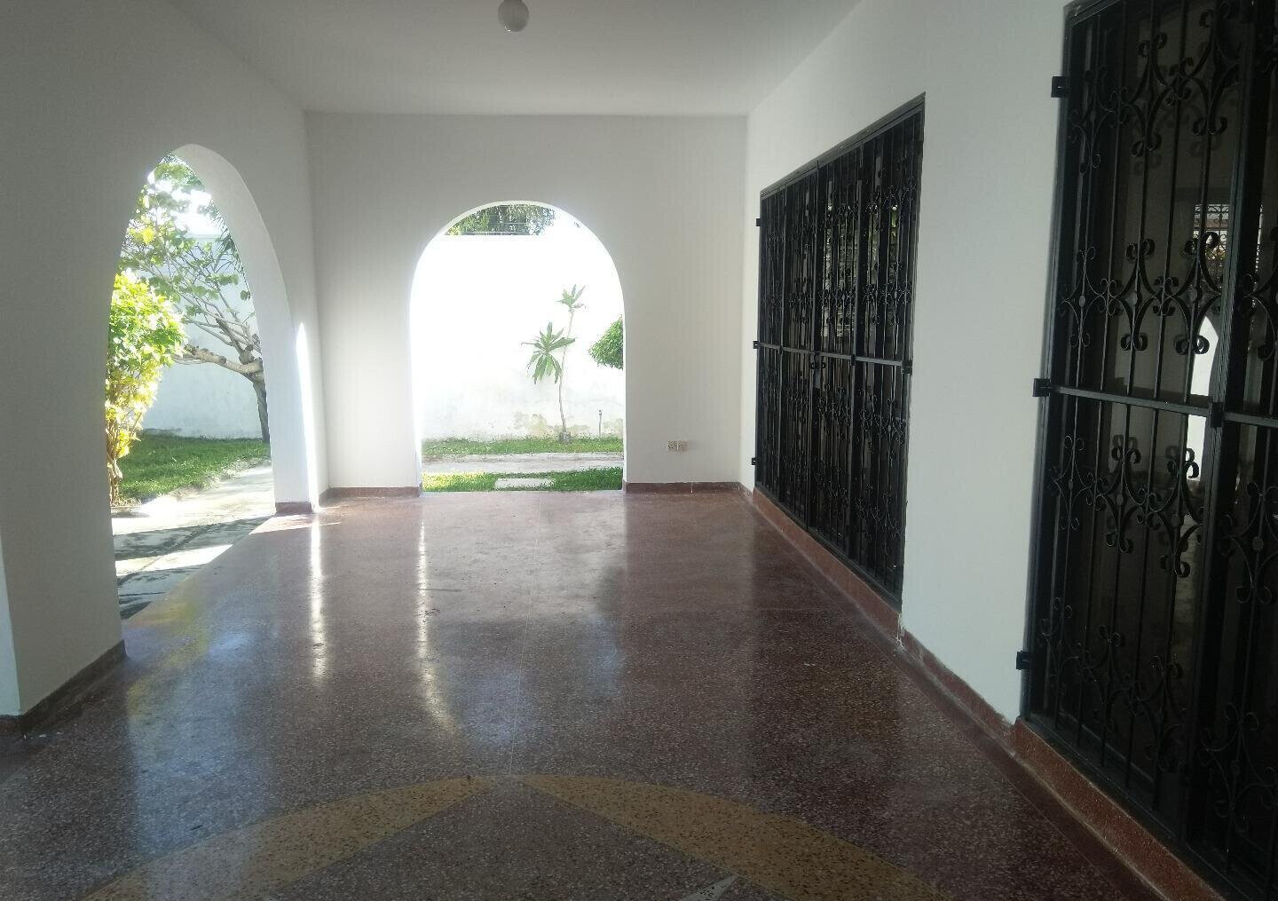 Olympic Pool 5BR Maisonette