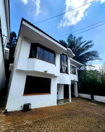 5BR Townhouse in Gated Estate - Riverside Drive