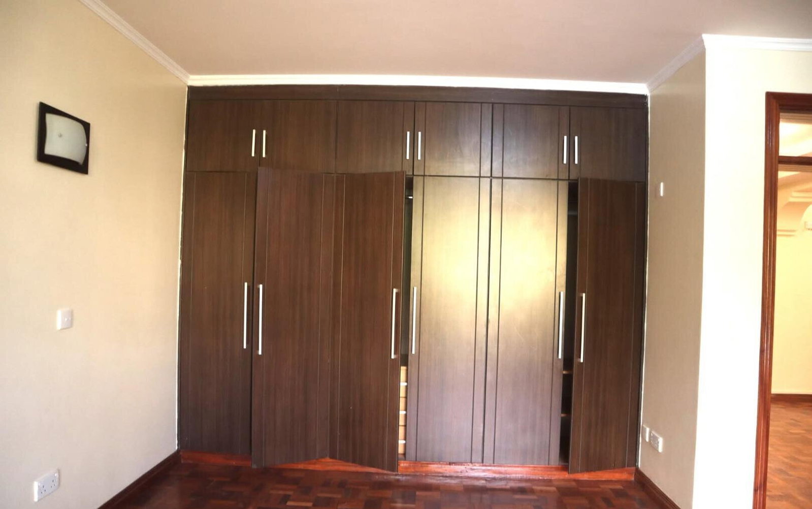 4BR Townhouse with DSQ & Lush Gardens - Lavington