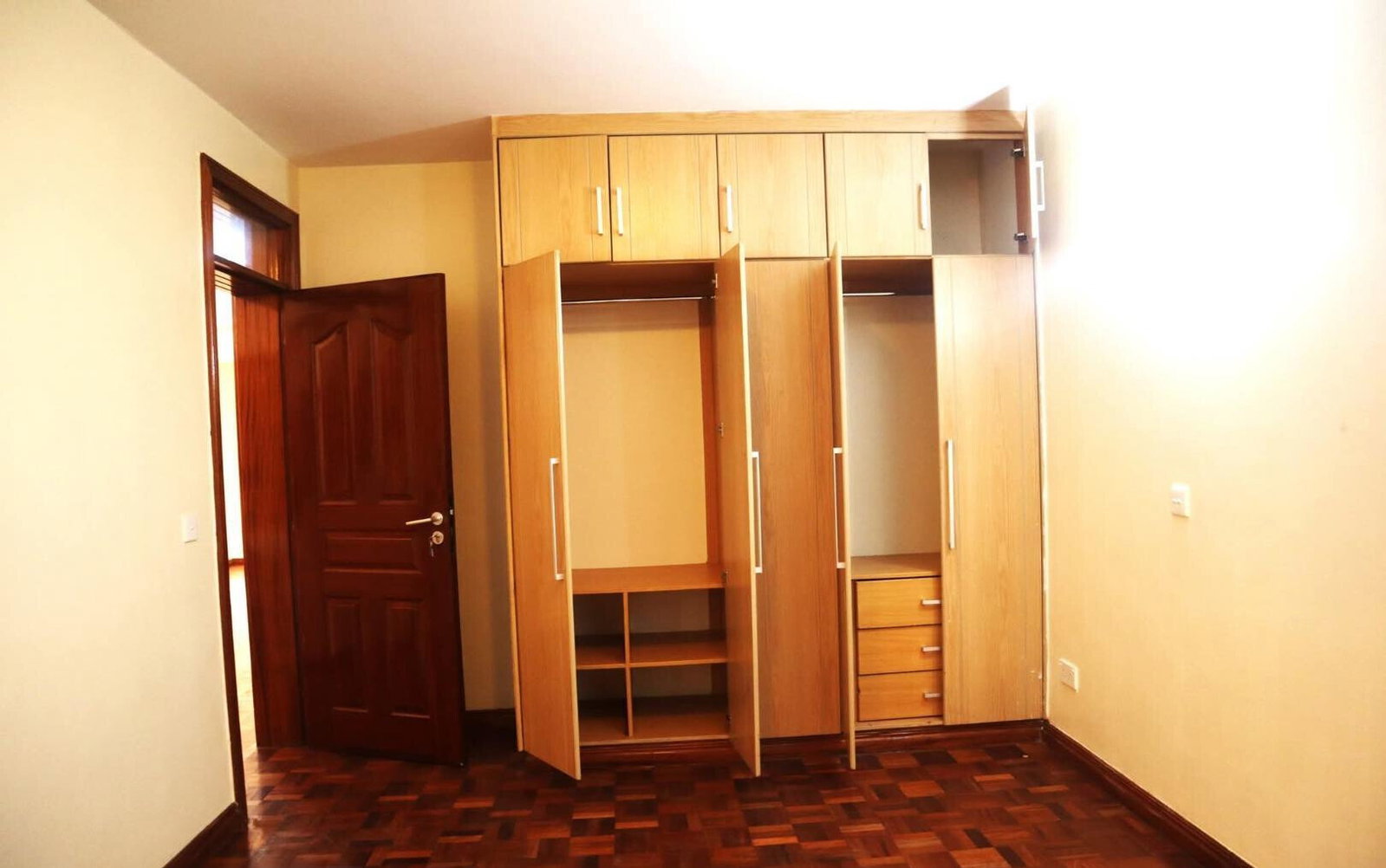 4BR Townhouse with DSQ & Lush Gardens - Lavington