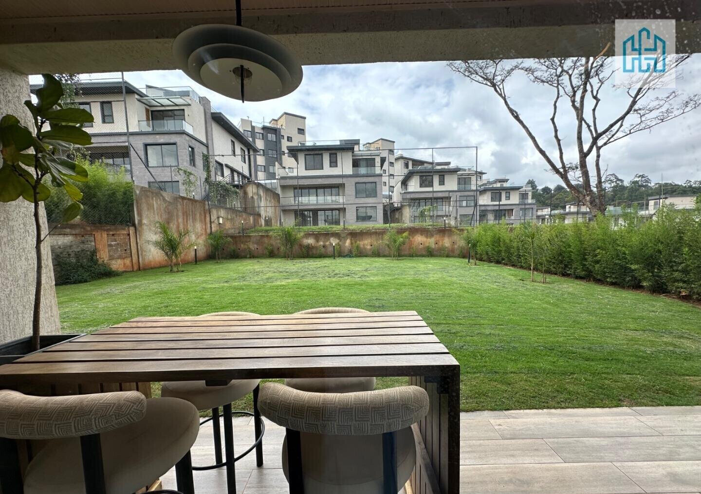 4BR Townhouse with Clubhouses & Trails - Loresho