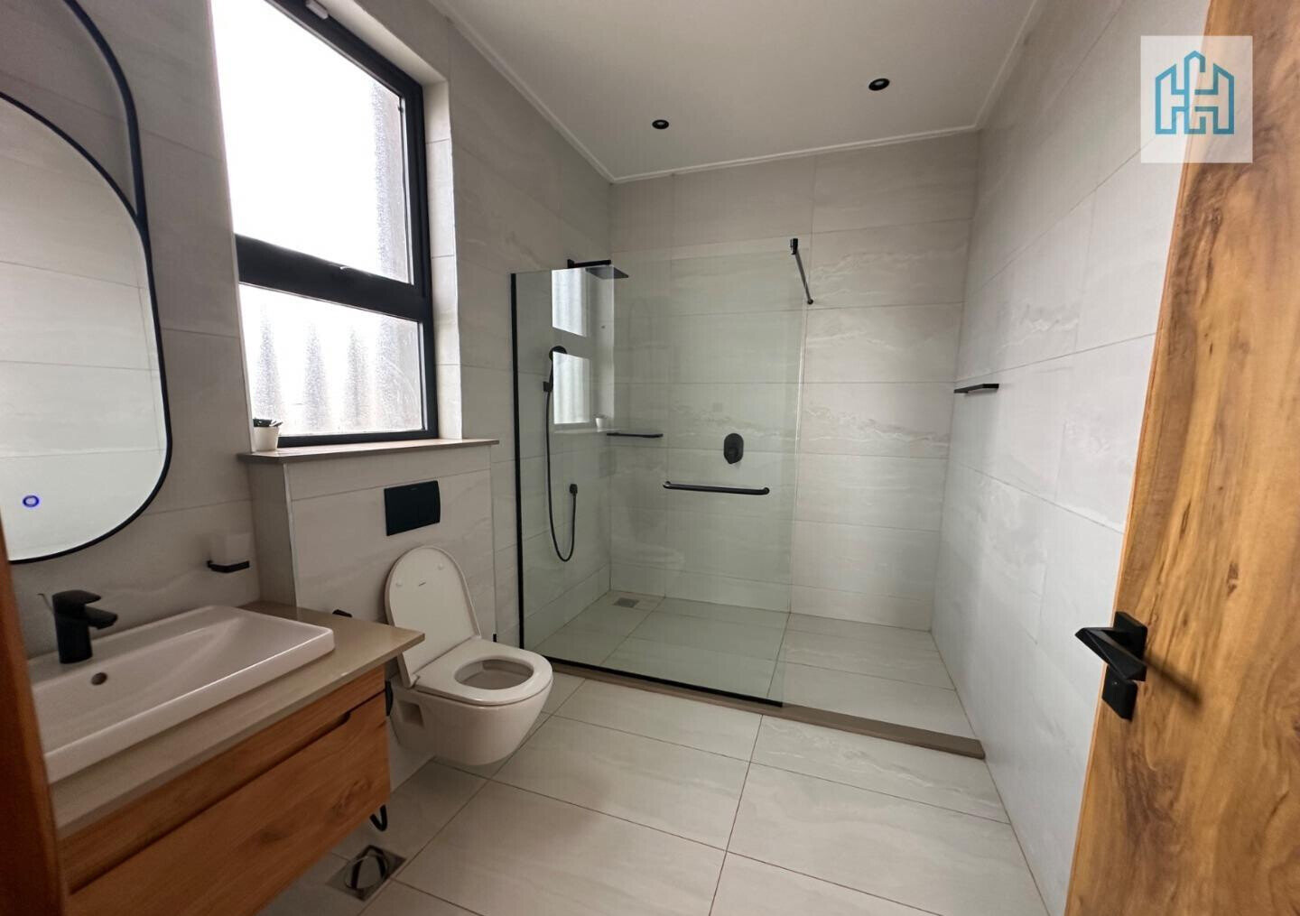 4BR Townhouse with Clubhouses & Trails - Loresho