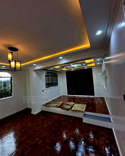 4bdrm Townhouse / Terrace in Lavington Green for rent - Image 2