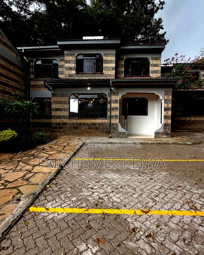 4bdrm Townhouse / Terrace in Lavington Green for rent - Image 1