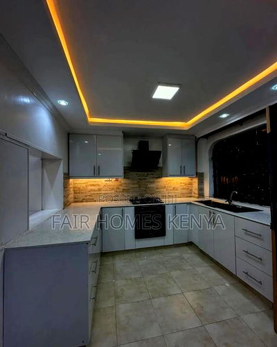 4bdrm Townhouse / Terrace in Lavington Green for rent - Image 5