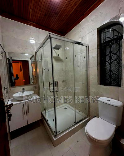 4bdrm Townhouse / Terrace in Lavington Green for rent - Image 10