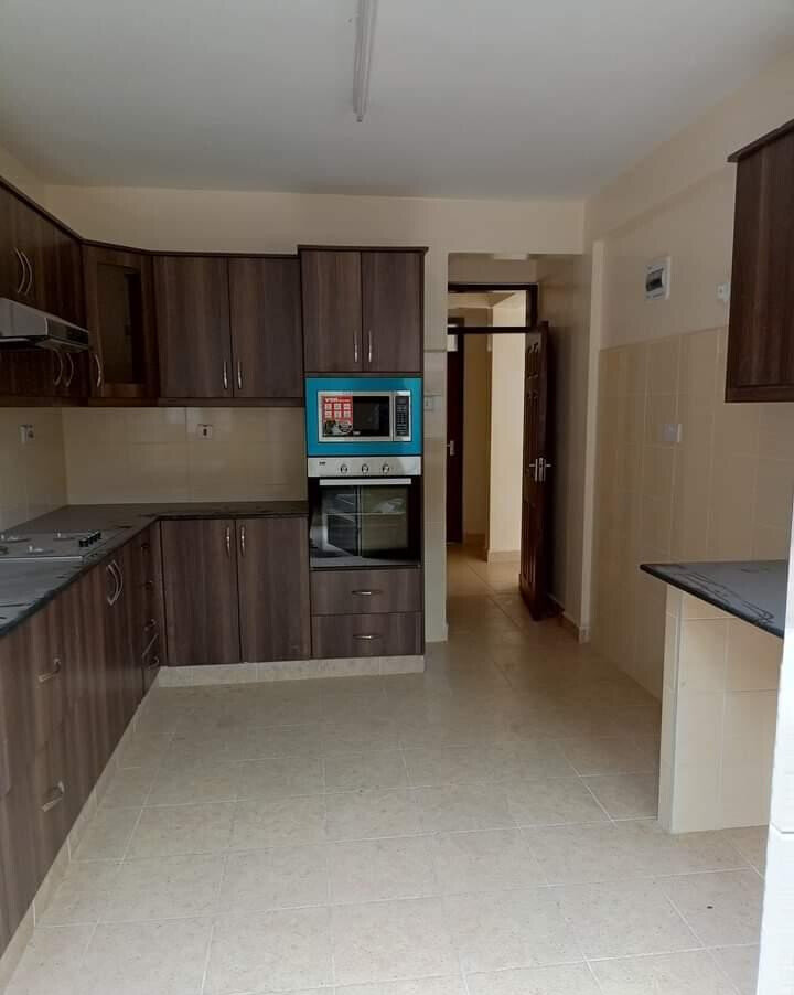 4BR Townhouse with DSQ & Rental Income - Syokimau