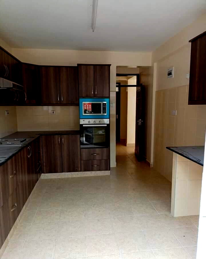 4BR Townhouse with DSQ & Rental Income - Syokimau