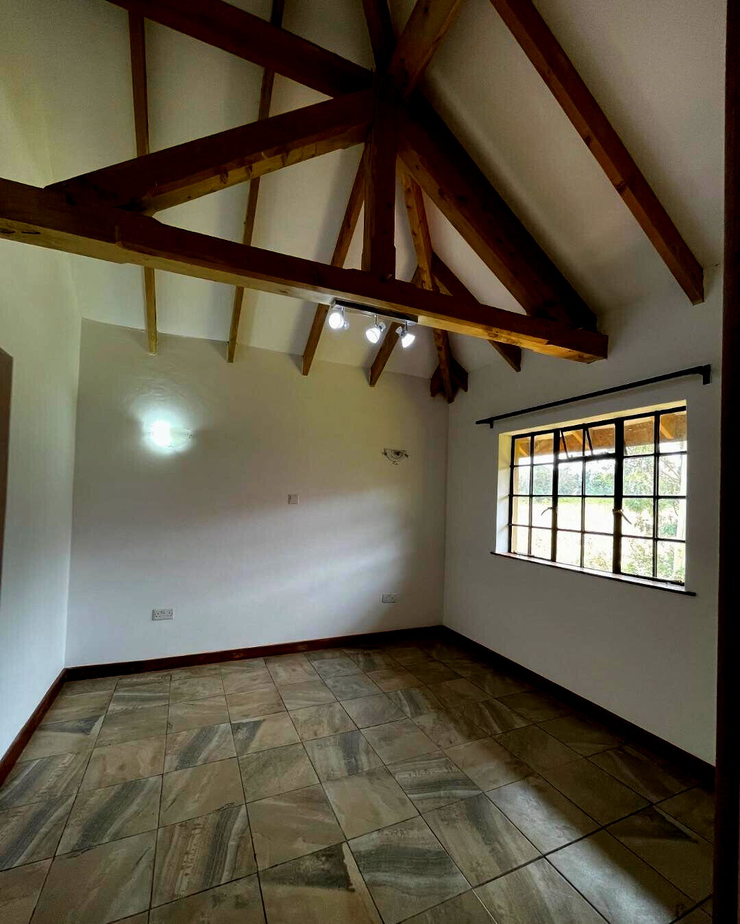 4BR Townhouse with DSQ on 50x100 – Kerarapon, Nairobi