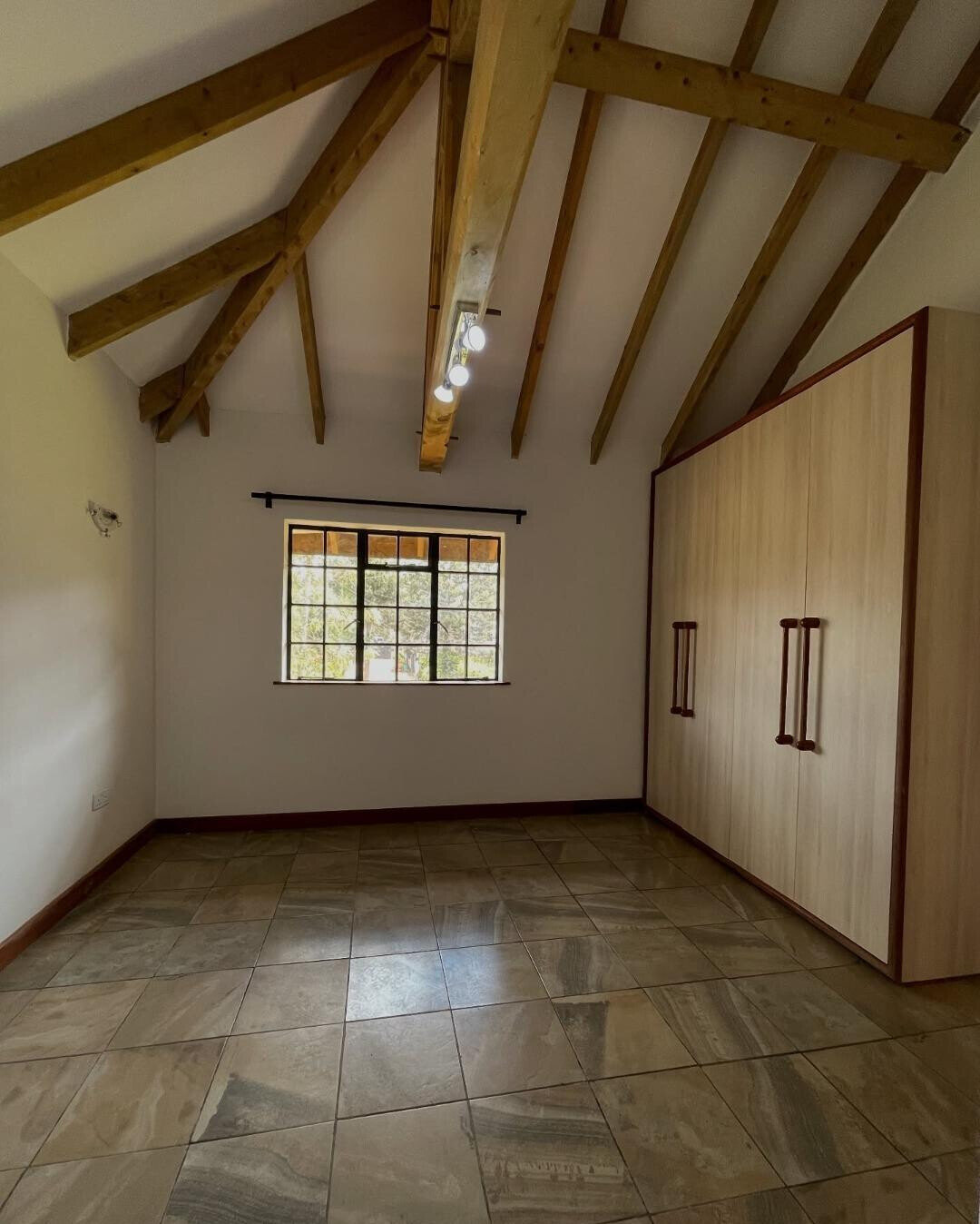 4BR Townhouse with DSQ on 50x100 – Kerarapon, Nairobi