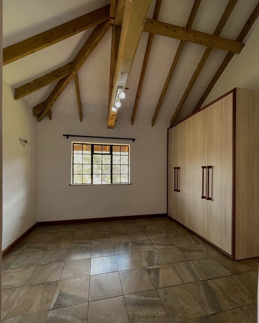 4BR Townhouse with DSQ on 50x100 – Kerarapon, Nairobi