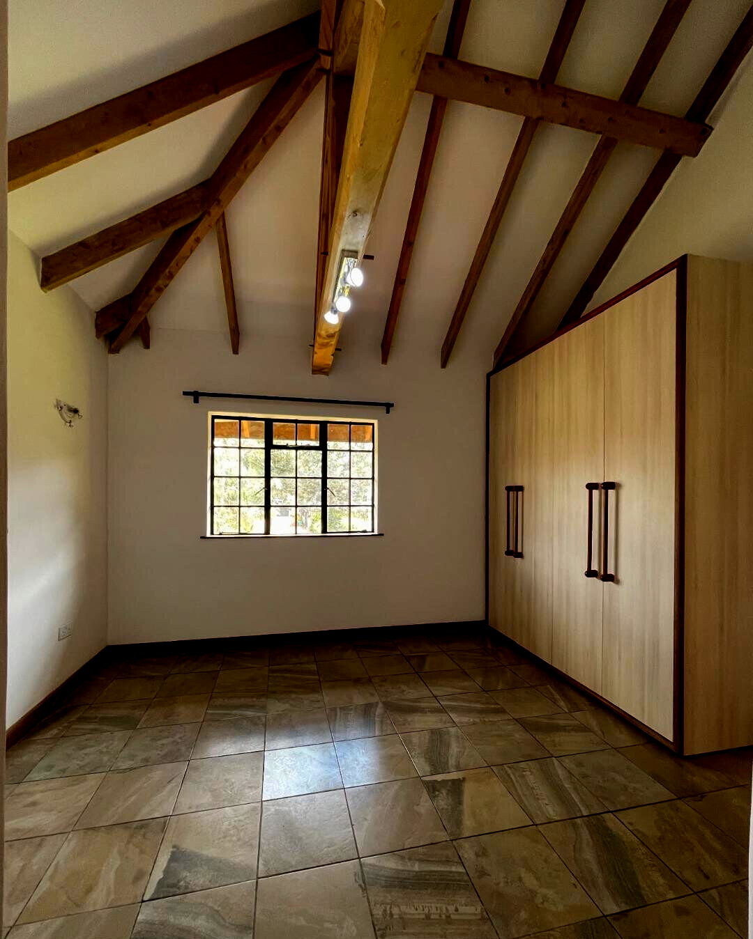 4BR Townhouse with DSQ on 50x100 – Kerarapon, Nairobi
