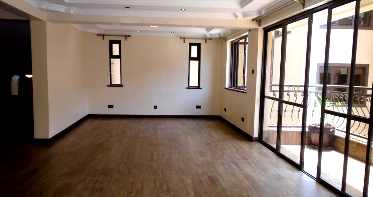 Ultra-Modern 5-Ensuite Townhouse with Chef's Kitchen & Study - Lavington