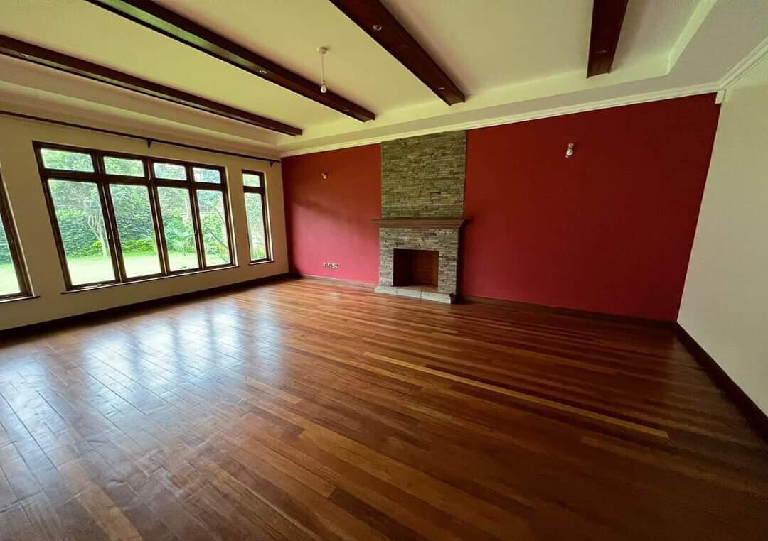 5-Bed Rustic Townhouse with Clubhouse & Pool – Karen