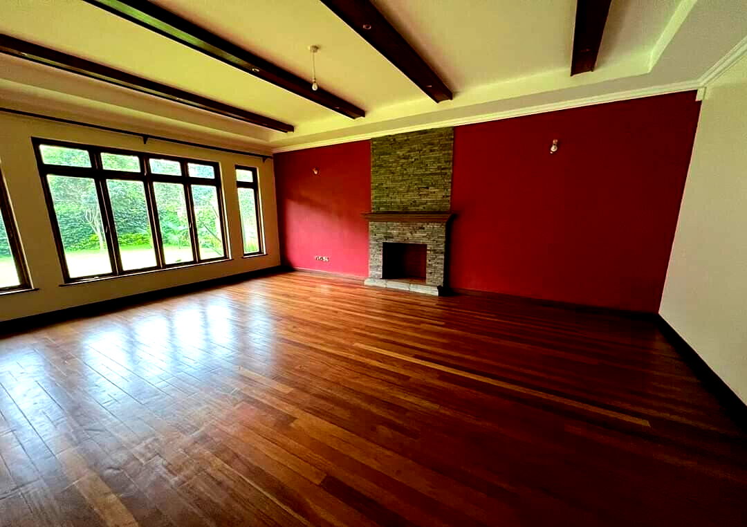 5-Bed Rustic Townhouse with Clubhouse & Pool – Karen