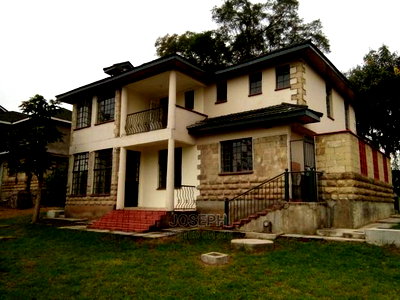 4bdrm Villa in Maporomoko, Riverside Estate for Sale - Image 3