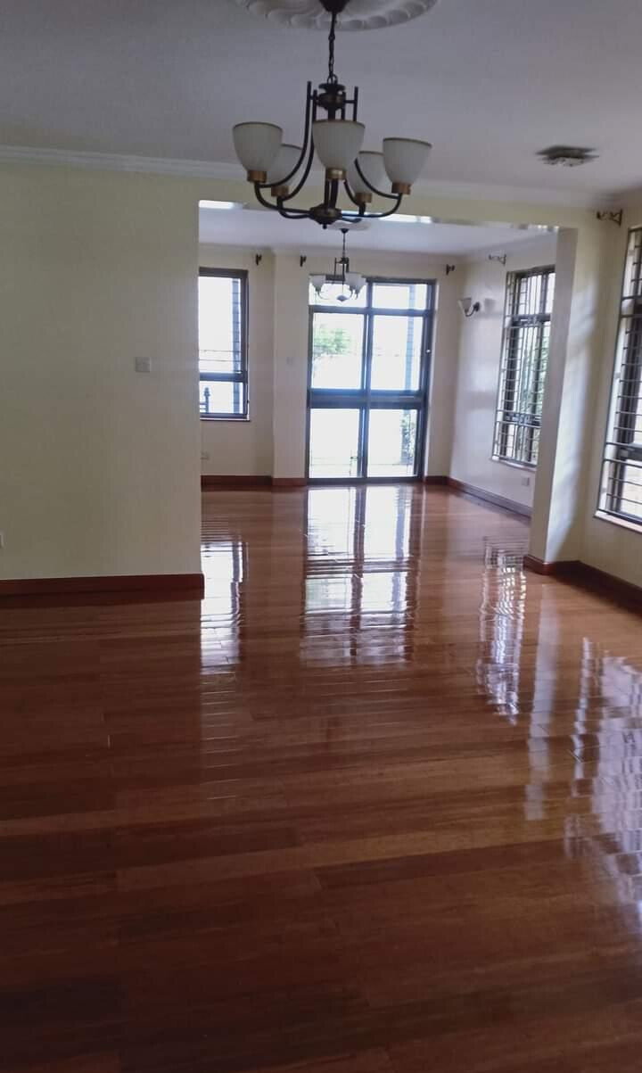 6-Bed Townhouse with Shared Pool & DSQ - Lavington Gated Estate